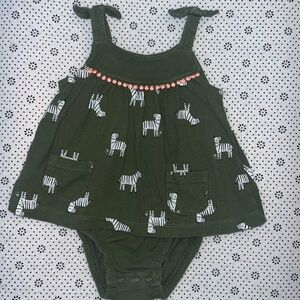 🛍CUTE L Little GIRLS OUTFIT SIZE 9 MONTHS 🛍